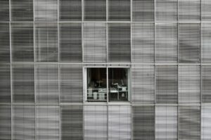 仕事を辞めたいとき、誰かが代わりにできる方法は？