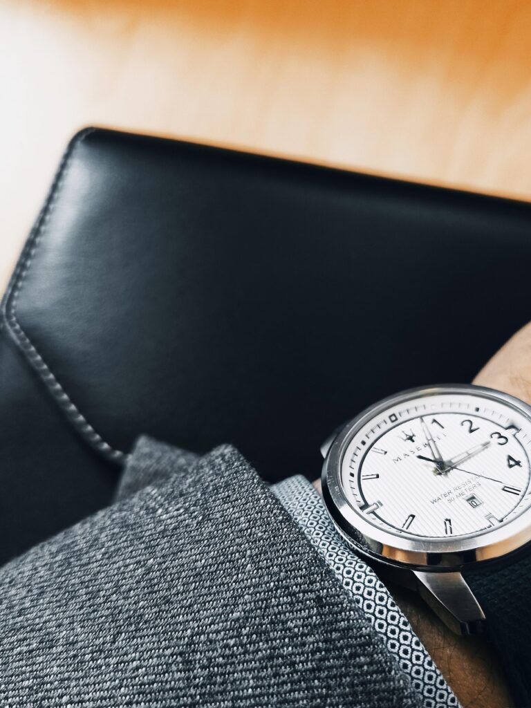 退職時に知っておくべき雇用契約の条項とは？