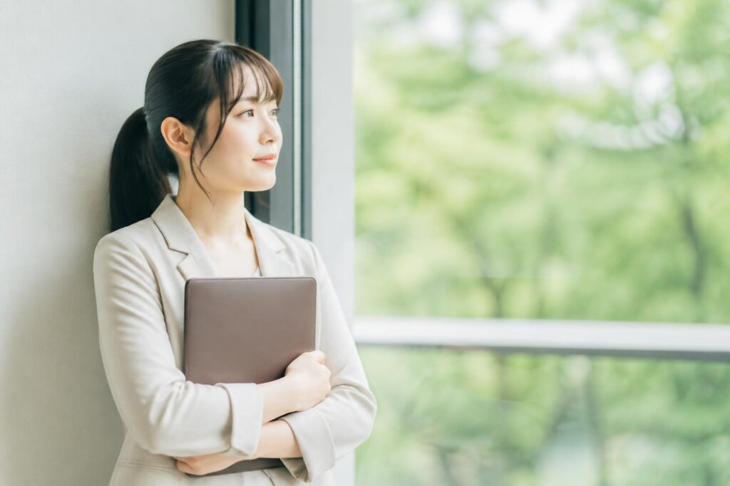 退職代行の料金は高い？実際の費用と比較ポイントを解説！